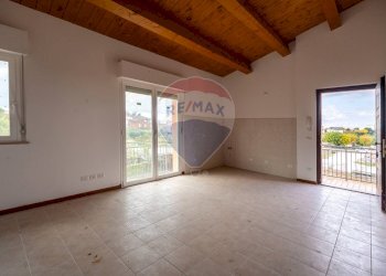 Stanza vuota - Appartamento Via S. Eleuterio Martire
 
15, Cupramontana - foto 12