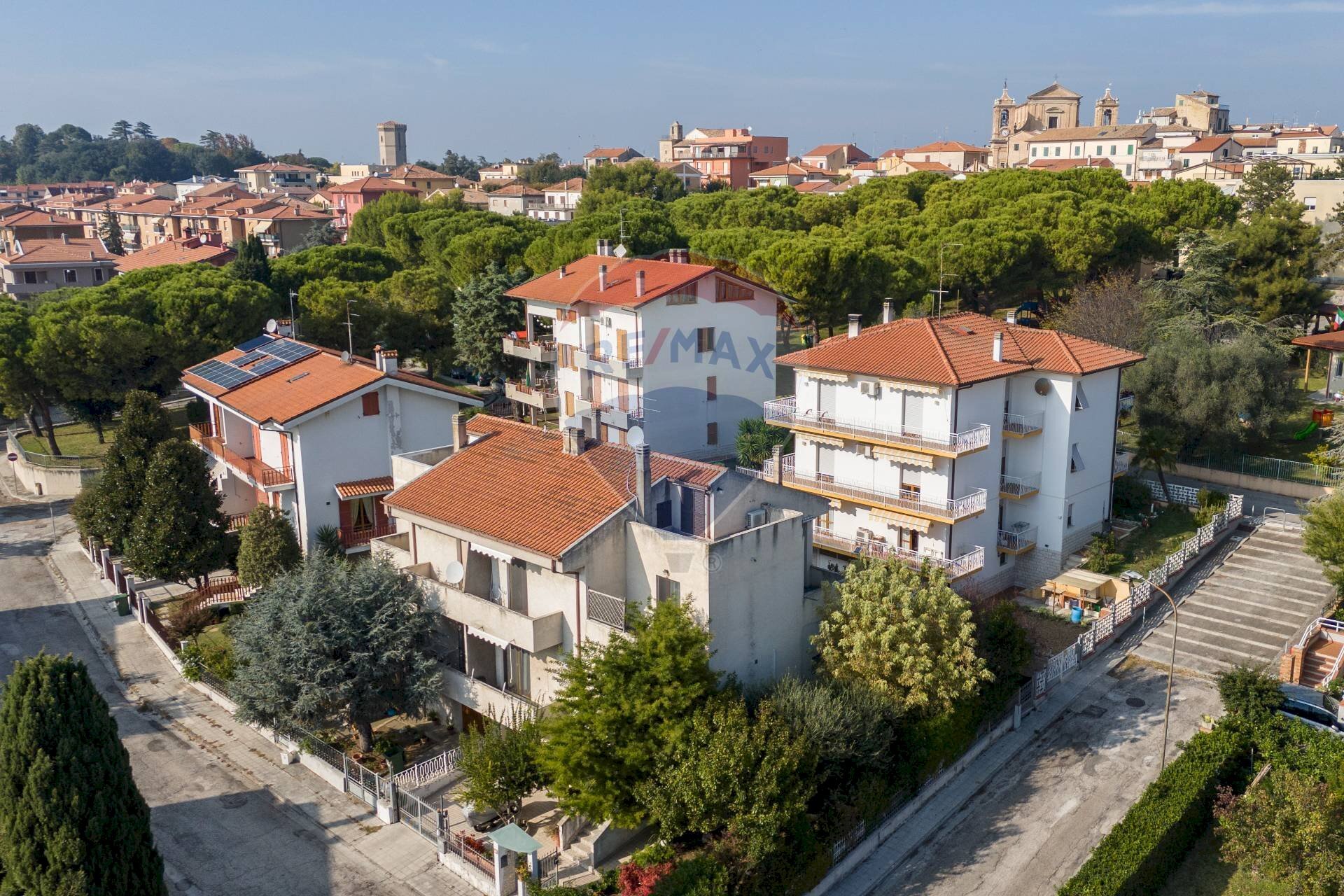 Edificio all\'aperto - Terraced Villa via umbria
 
15, Montemarciano - photo 2