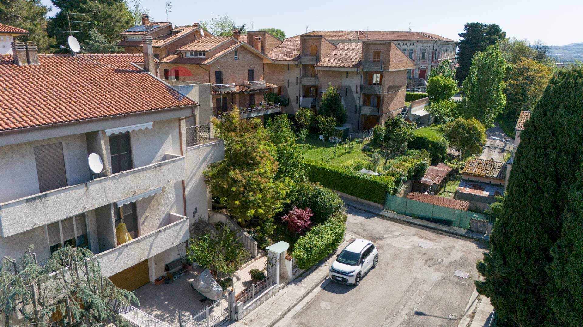 Casa all\'aperto - Villa a Schiera via umbria
 
15, Montemarciano - foto 2