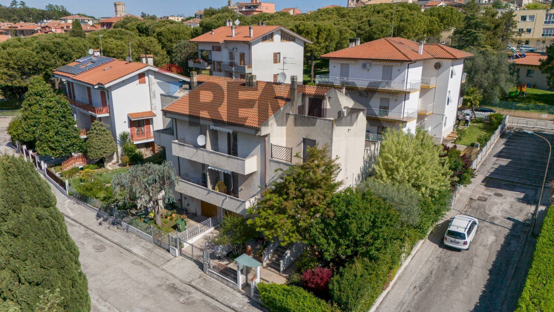 Casa all\'aperto - Villa a Schiera via umbria
 
15, Montemarciano - foto 3