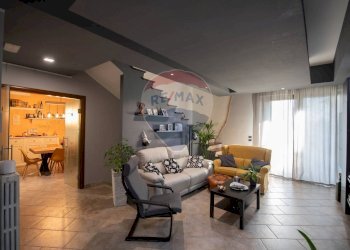 Soggiorno - Villa a Schiera via umbria
 
15, Montemarciano - foto 13