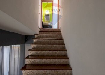 Scale - Villa a Schiera via umbria
 
15, Montemarciano - foto 29