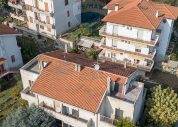 Casa all\'aperto - Villa a Schiera via umbria
 
15, Montemarciano - foto 54