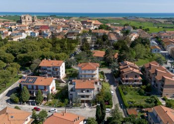 Vista dell\'acqua - Villa a Schiera via umbria
 
15, Montemarciano - foto 7