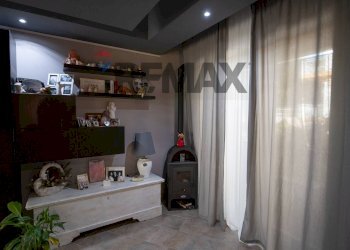 Bagno - Villa a Schiera via umbria
 
15, Montemarciano - foto 12