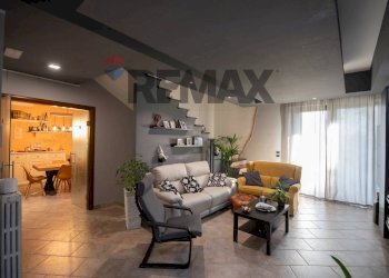 Soggiorno - Villa a Schiera via umbria
 
15, Montemarciano - foto 15