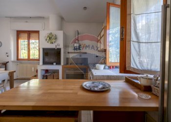 Sala da pranzo - Villa Via della Figuretta
 
3, Jesi - foto 21