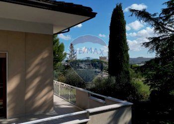 Balcone - Villa Via della Figuretta
 
3, Jesi - foto 36