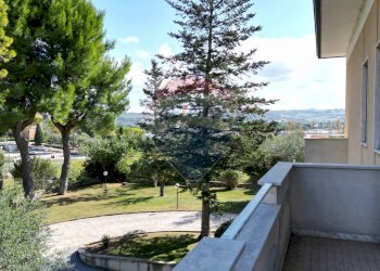 Balcone - Villa Via della Figuretta
 
3, Jesi - foto 47