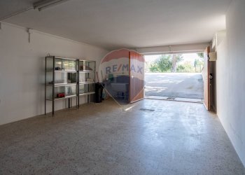 Stanza vuota - Villa Via della Figuretta
 
3, Jesi - foto 73