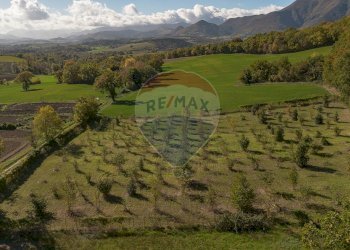 Vista delle montagne - Terreno agricolo frazione catobagli
 
53, Sassoferrato - foto 1