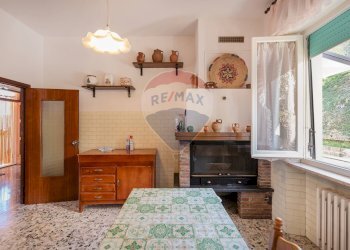 Camera / camera da letto - Independent house Armando Cruciani
6, Serra San Quirico - photo 13