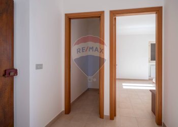 Hall / corridoio - Quadrilocale Corso Giacomo Leopardi
 
16, Cupramontana - foto 17