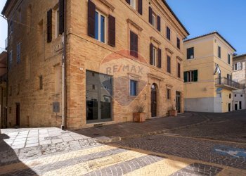Edificio all\'aperto - Quadrilocale Corso Giacomo Leopardi
 
16, Cupramontana - foto 21