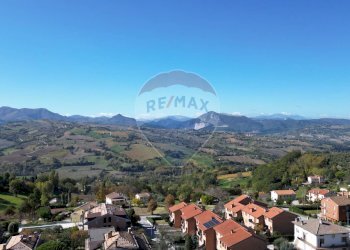 Vista delle montagne - Appartamento Viale Gaspare Spontini
 
53, Cupramontana - foto 34