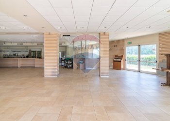 Ricezione / Lobby - Commercial Premises Via Marina
 
5, Ravenna - photo 9