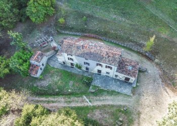 Posizione della mappa - Rustico PODERE MORETA PARROCCHIA SANTA MARIA IN GIRONE
 
24, Portico e San Benedetto - foto 4