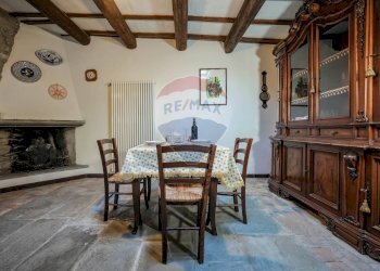 Sala da pranzo - Rustico PODERE MORETA PARROCCHIA SANTA MARIA IN GIRONE
 
24, Portico e San Benedetto - foto 8