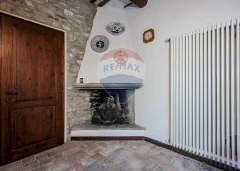 Dettagli - Rustico PODERE MORETA PARROCCHIA SANTA MARIA IN GIRONE
 
24, Portico e San Benedetto - foto 10