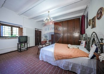 Camera / camera da letto - Rustico PODERE MORETA PARROCCHIA SANTA MARIA IN GIRONE
 
24, Portico e San Benedetto - foto 15