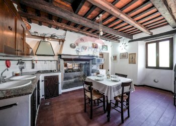 Cucina - Rustico PODERE MORETA PARROCCHIA SANTA MARIA IN GIRONE
 
24, Portico e San Benedetto - foto 21