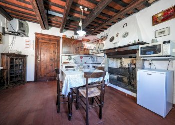 Cucina - Rustico PODERE MORETA PARROCCHIA SANTA MARIA IN GIRONE
 
24, Portico e San Benedetto - foto 22