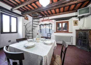 Sala da pranzo - Rustico PODERE MORETA PARROCCHIA SANTA MARIA IN GIRONE
 
24, Portico e San Benedetto - foto 24