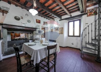 Sala da pranzo - Rustico PODERE MORETA PARROCCHIA SANTA MARIA IN GIRONE
 
24, Portico e San Benedetto - foto 2