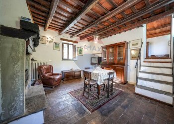 Sala da pranzo - Rustico PODERE MORETA PARROCCHIA SANTA MARIA IN GIRONE
 
24, Portico e San Benedetto - foto 25