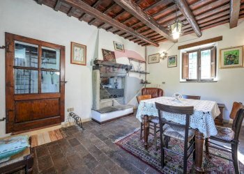 Sala da pranzo - Rustico PODERE MORETA PARROCCHIA SANTA MARIA IN GIRONE
 
24, Portico e San Benedetto - foto 26