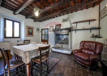 Sala da pranzo - Rustico PODERE MORETA PARROCCHIA SANTA MARIA IN GIRONE
 
24, Portico e San Benedetto - foto 27