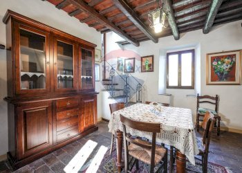 Sala da pranzo - Rustico PODERE MORETA PARROCCHIA SANTA MARIA IN GIRONE
 
24, Portico e San Benedetto - foto 29