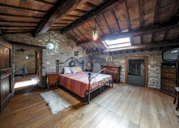 Camera / camera da letto - Rustico PODERE MORETA PARROCCHIA SANTA MARIA IN GIRONE
 
24, Portico e San Benedetto - foto 37