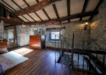 Sala da pranzo - Rustico PODERE MORETA PARROCCHIA SANTA MARIA IN GIRONE
 
24, Portico e San Benedetto - foto 43