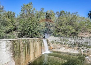 Vista dell\'acqua - Rustico PODERE MORETA PARROCCHIA SANTA MARIA IN GIRONE
 
24, Portico e San Benedetto - foto 1