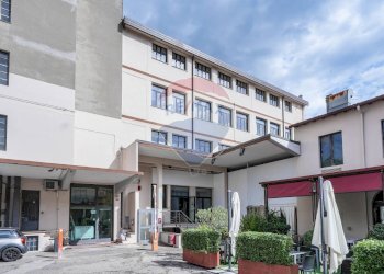 Edificio all\'aperto - Stable - Palace via Casa Morata
 
49, Forlì - photo 1