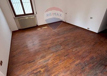 Stanza vuota - Capannone VIA BARZANTI
 
11, Forlì - foto 32