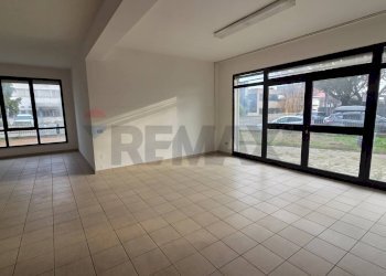 uffici - Capannone VIA BARZANTI
 
11, Forlì - foto 5