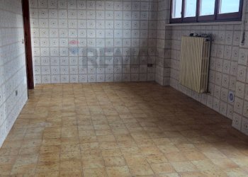 Stanza vuota - Capannone VIA BARZANTI
 
11, Forlì - foto 25