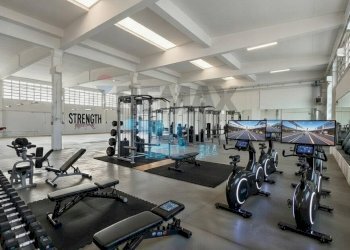 Palestra - Capannone VIA BARZANTI
 
11, Forlì - foto 1