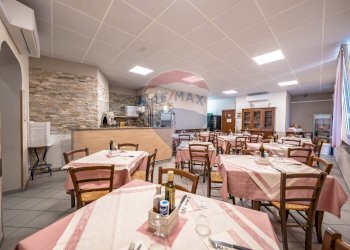 Sala da pranzo - Commercial Premises via Brando Brandi
 
34, Forlì - photo 14