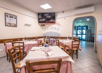 Sala da pranzo - Commercial Premises via Brando Brandi
 
34, Forlì - photo 19