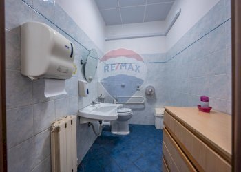 Bagno - Commercial Premises via Brando Brandi
 
34, Forlì - photo 23