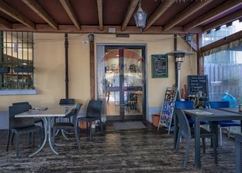 Sala da pranzo - Commercial Premises via Brando Brandi
 
34, Forlì - photo 28