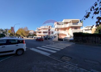 Edificio all\'aperto - Trilocale via Santa Barbara
 
127, Nettuno - foto 1