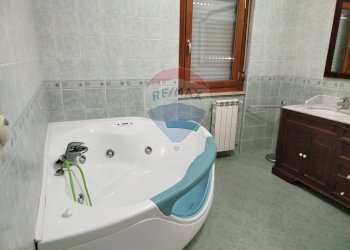 Bagno - Trilocale via Santa Barbara
 
127, Nettuno - foto 26