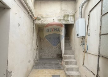 Scale - Casa indipendente Via Salimbene
 
1, Giarre - foto 21