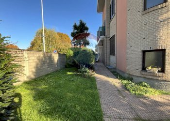 Giardino - Casa semi indipendente Via Paganini
 
6, Cesate - foto 4