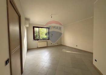 Stanza vuota - Casa semi indipendente Via Paganini
 
6, Cesate - foto 7