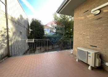 Terrazza - Casa semi indipendente Via Paganini
 
6, Cesate - foto 12